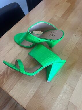 INC International Concepts Neon Green Croc-Embossed Slide Mules